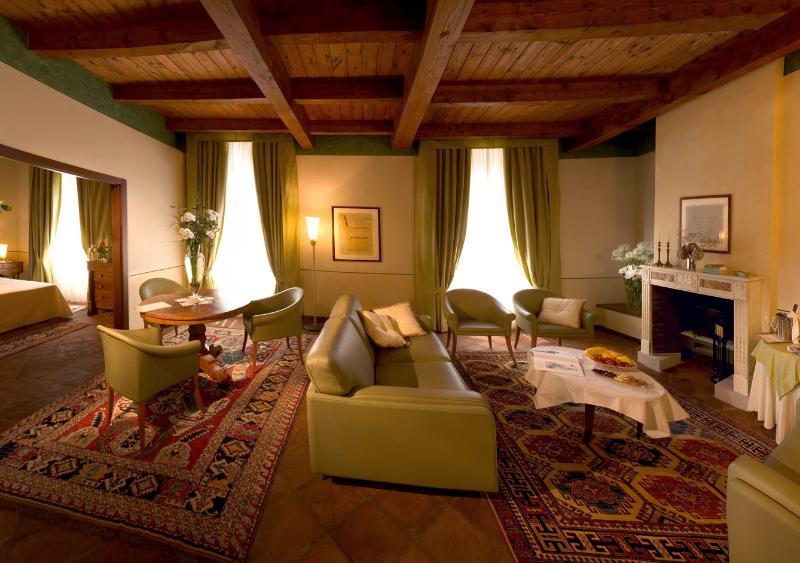 Albergo Dell'Agenzia Бра Екстер'єр фото